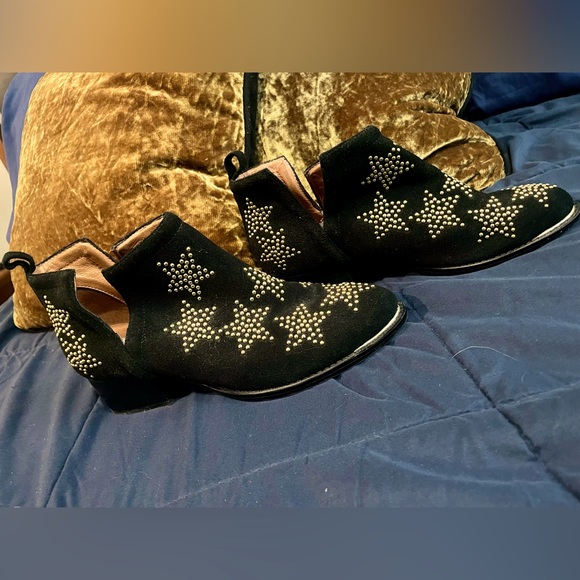 Jeffrey Campbell Shoes - Jeffery Campbell Black + Gold Star Suede Booties sz 7